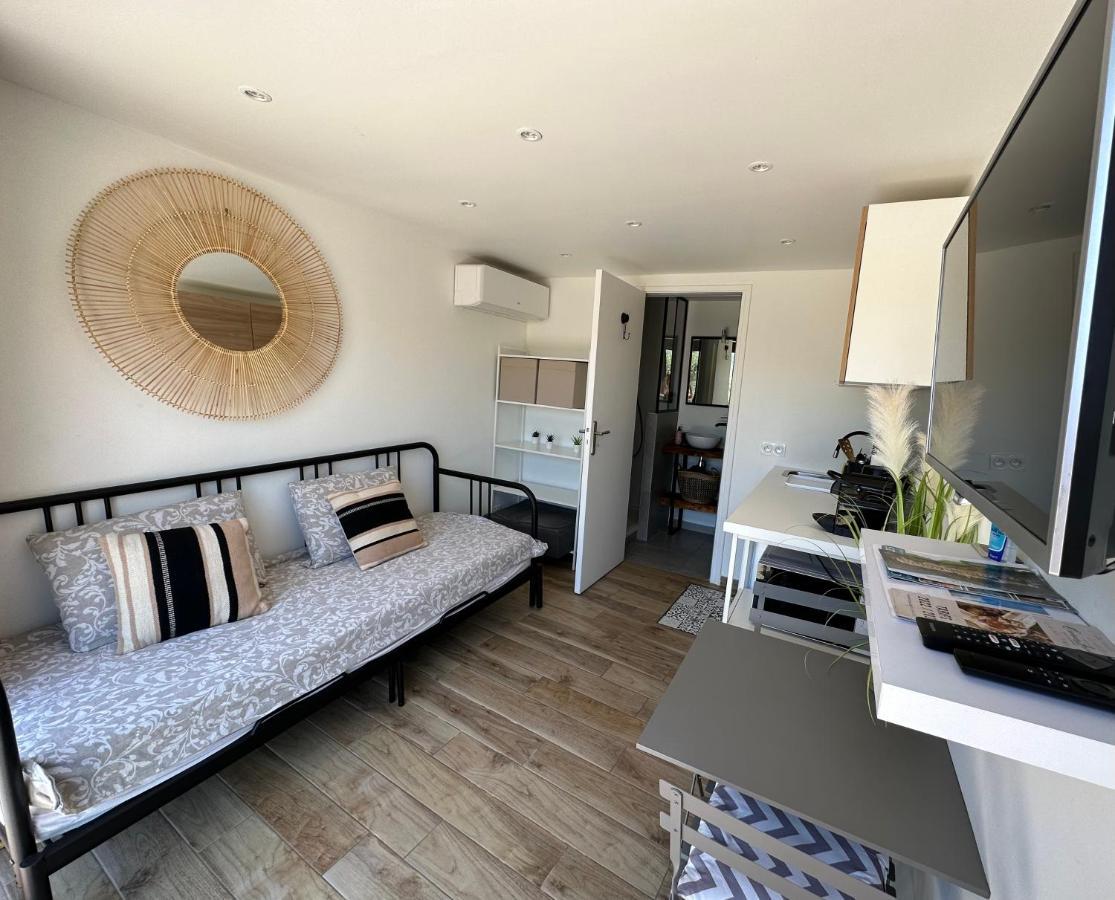 Studio Collobrieres Vue Sur Village Ngoại thất bức ảnh
